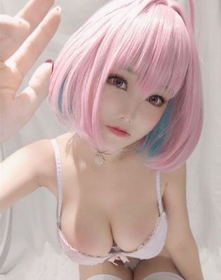 欧美贵妇黑高跟鞋50_1080在线观看电视